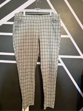 Maurices Gray Windowpane Cropped Stretch Pants